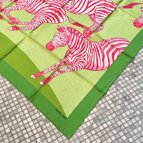 Hermès Green Pink "Les Zebres II" 90cm Silk Square Scarf - Picture 8 of 10